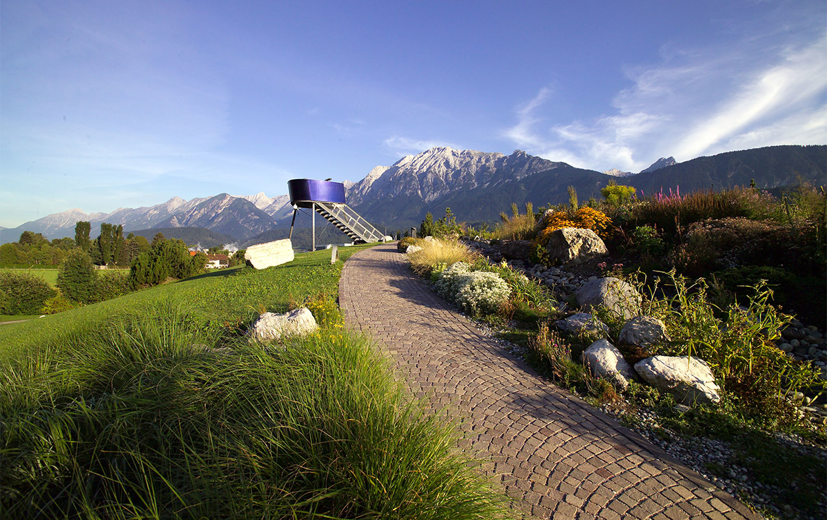 Alpiner Garten und Aussichtsplattform in den Swarovski Kristallwelten