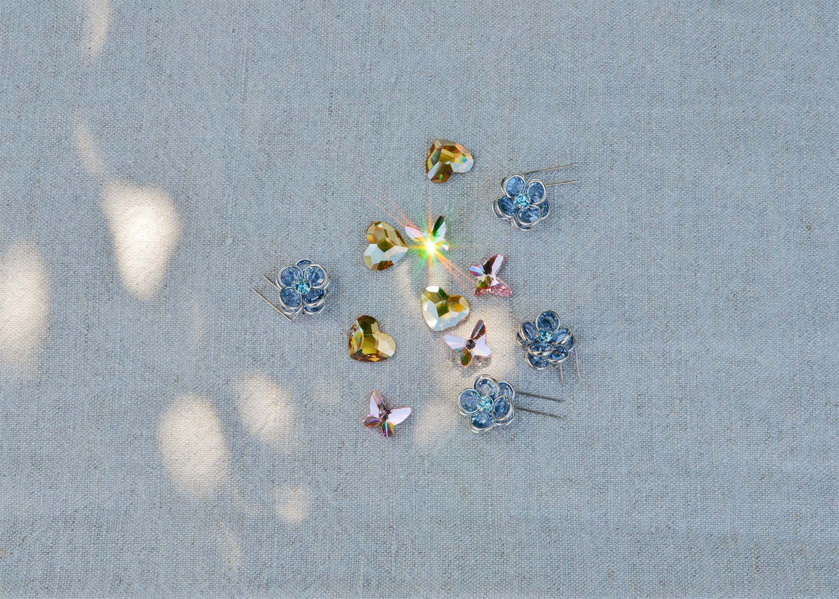 Swarovski Kristalle zum Blumenkranz binden