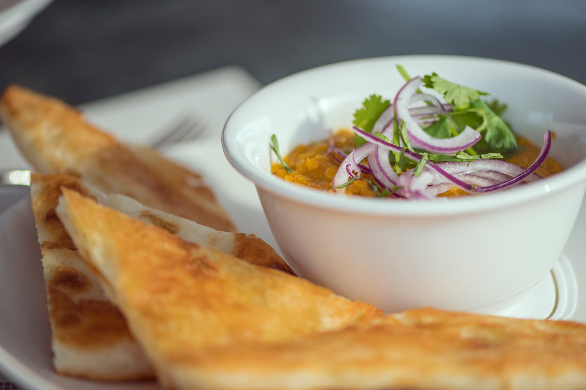 Ein typisch indisches Curry bietet uns Einblicke in die asiatische Küche.