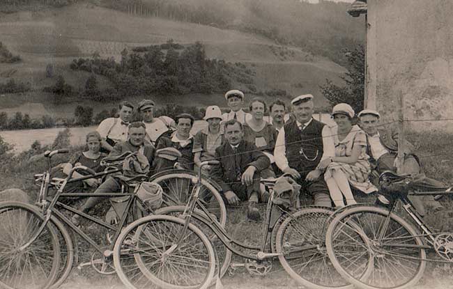 „Die Ritter des Pedals“<br/>Der Swarovski Radfahrklub