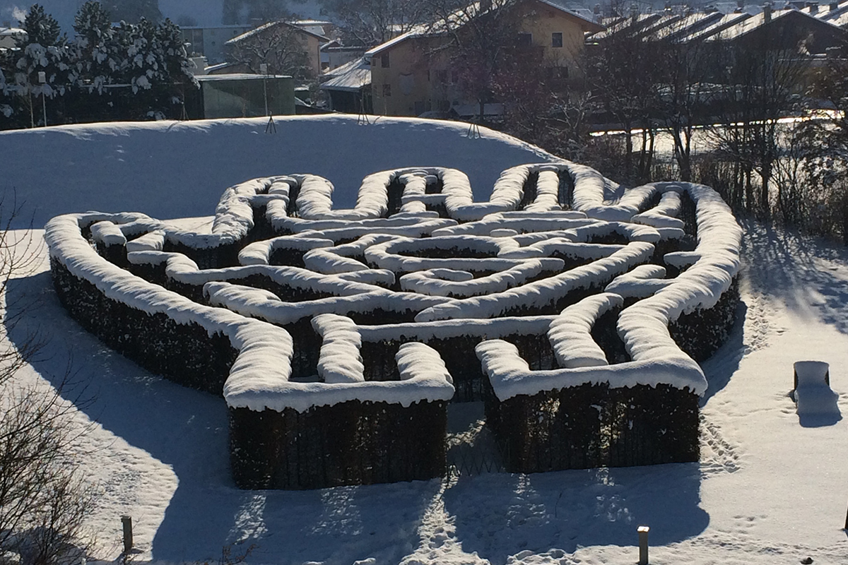 Labyrinth im Garten der Swarovski Kristallwelten