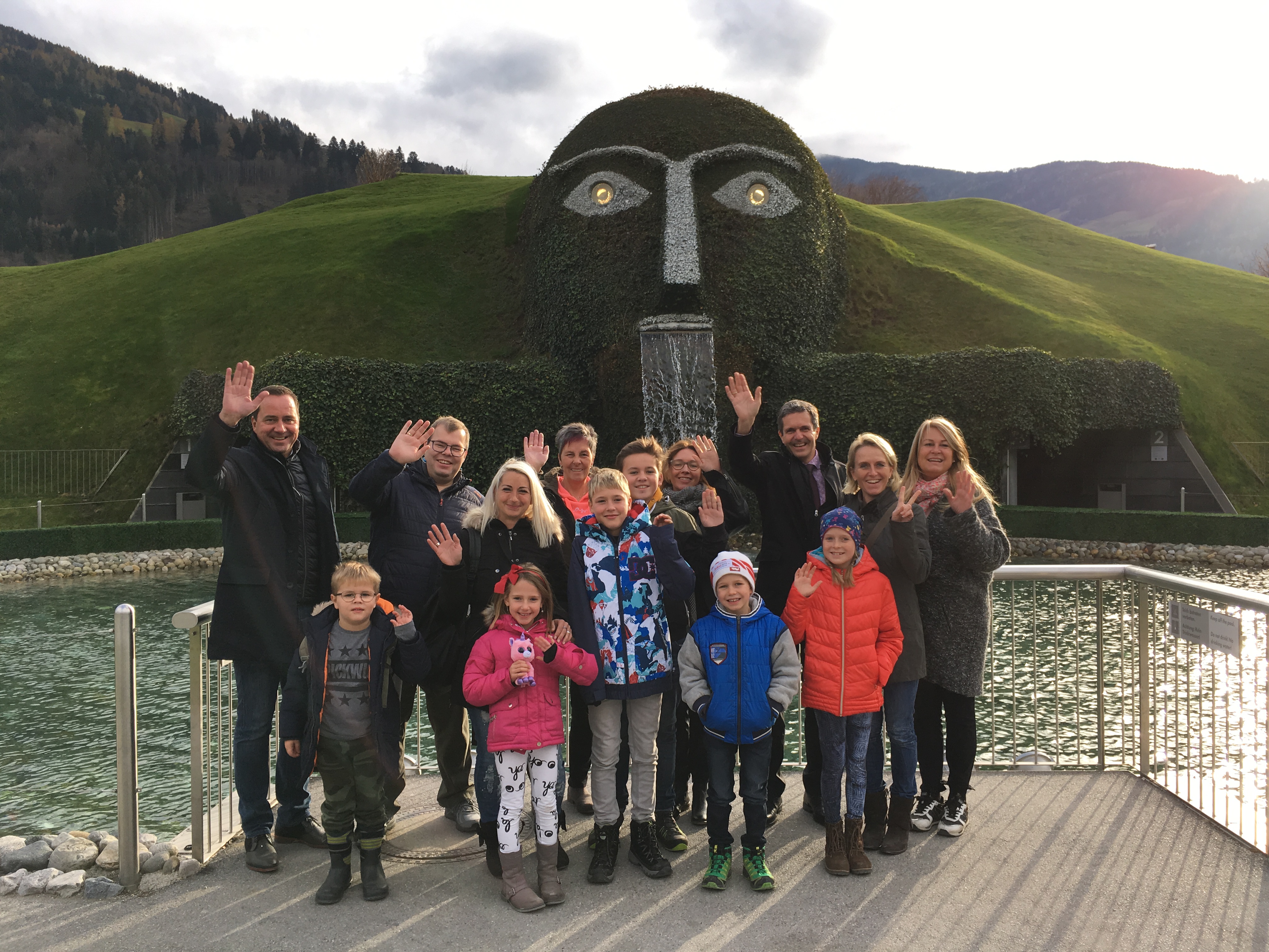 Vor den FIS Nordischen Ski Weltmeisterschaften 2019 in Seefeld besuchten die Nachwuchslangläufer mit ihren Familien die Swarovski Kristallwelten.